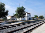 Adif licita el recrecido y la prolongación de los andenes de la estación de Guareña