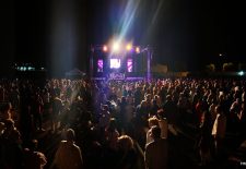 Asistencia masiva de público al I festival ‘Yo también fui a la New Barbacoa’