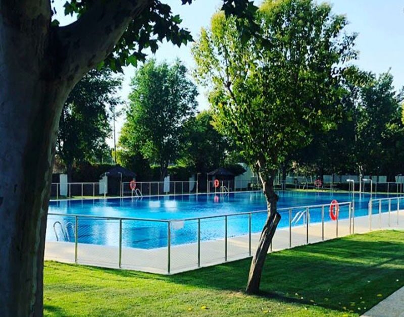 temporada-piscina-municipal-empleo-socorristas-graduado-enfermeria-portada